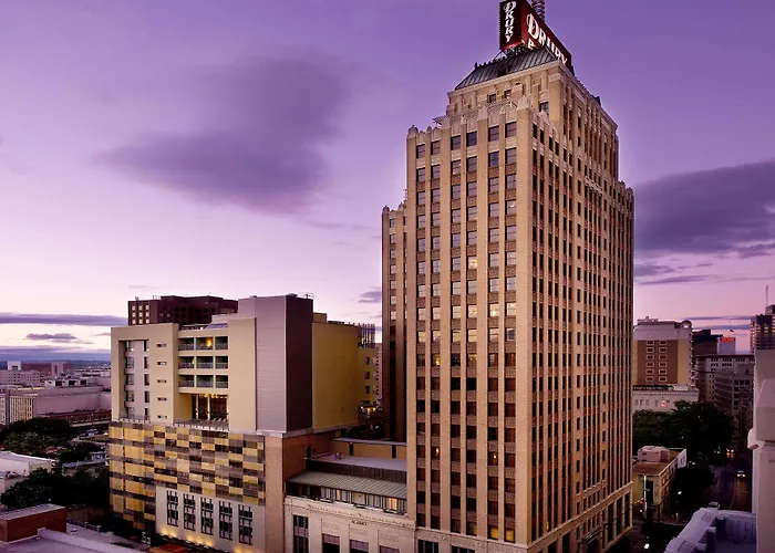Drury Plaza Hotel San Antonio Riverwalk